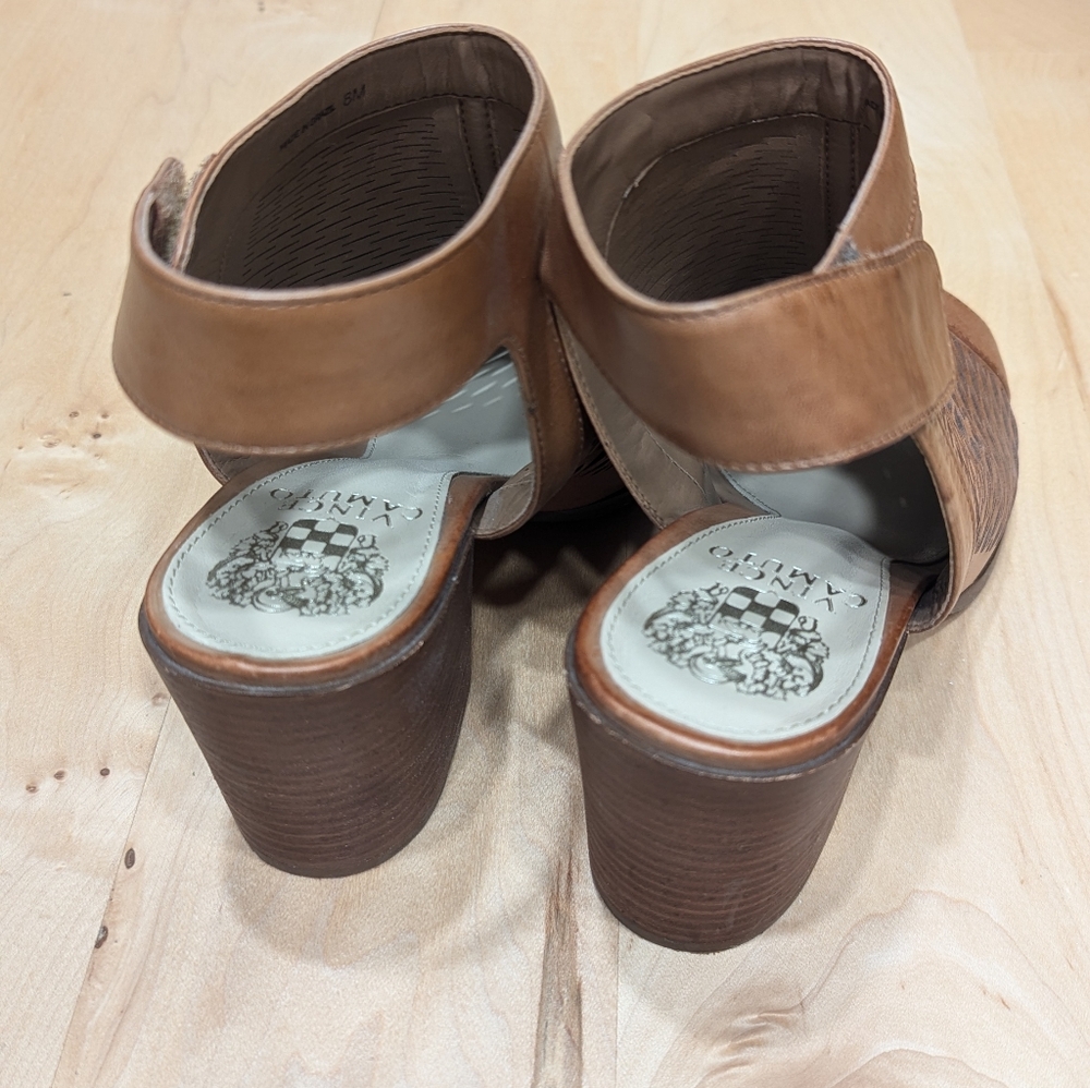 VINCE CAMUTO laser cut peep toe booties (size 8) - Picture 4 of 7